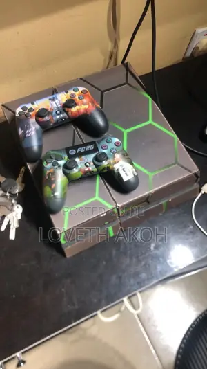 PS4 Regular