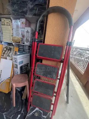 Brand New 4-Step Foldable Multipurpose Steel Home & Office Ladder