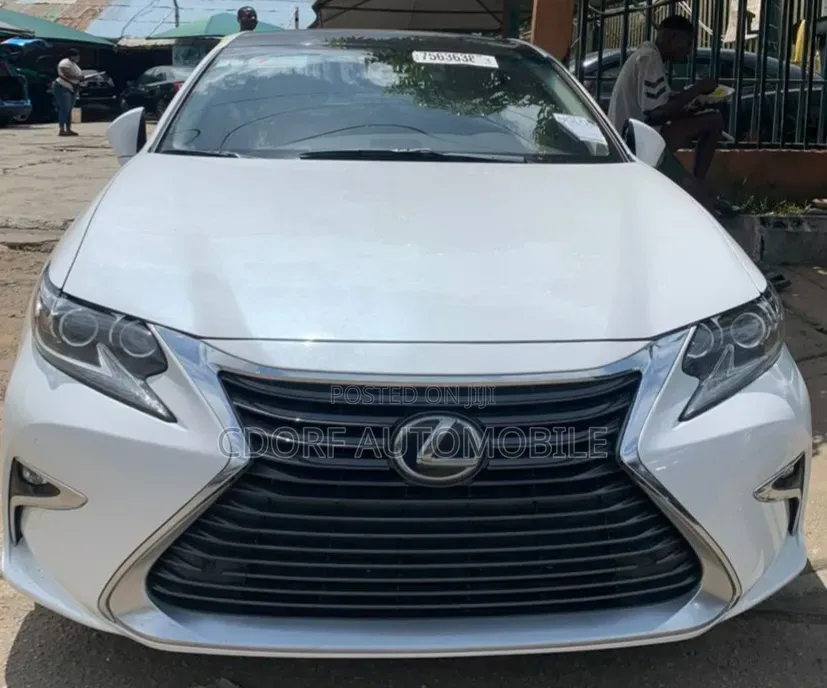 Lexus ES 2017 White