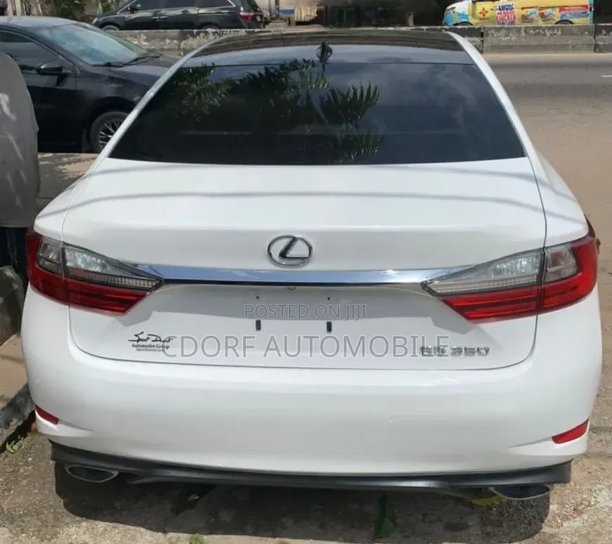 Lexus ES 2017 White