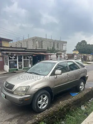 Lexus RX 300 2WD 2000 Gold