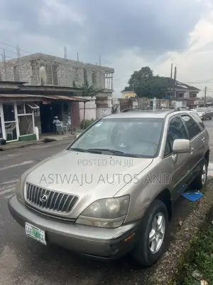 Lexus RX 300 2WD 2000 Gold