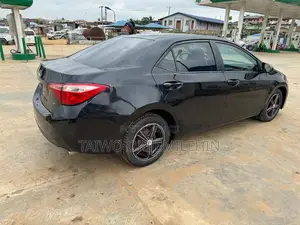 Toyota Corolla LE (1.8L 4cyl 2A) 2019 Black