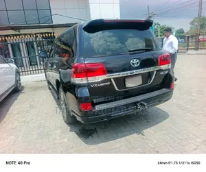 Toyota Land Cruiser 2018 Black