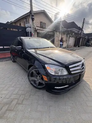 Mercedes-Benz C300 Luxury 4Matic Sedan AWD (3.0L 6cyl 7A) 2011 Black