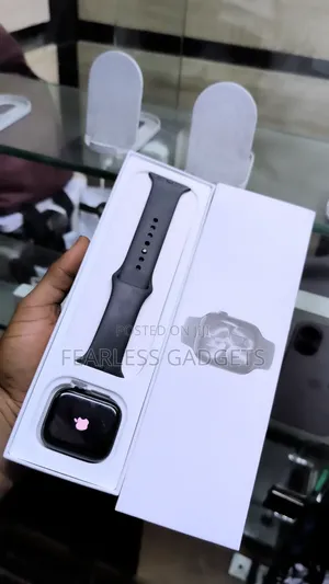 Open Box Apple Watch Series 8 45mm