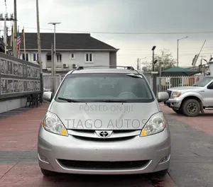 Toyota Sienna XLE 4WD 2007 Silver