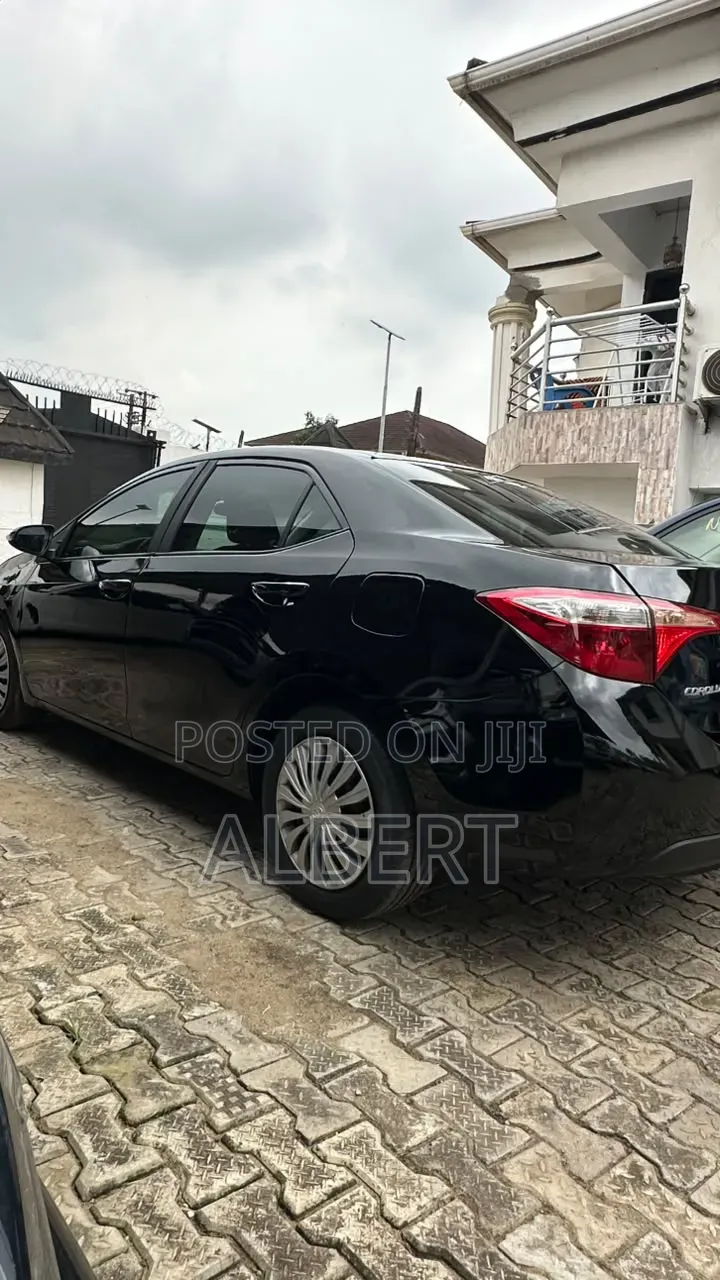 Toyota Corolla 2018 Black