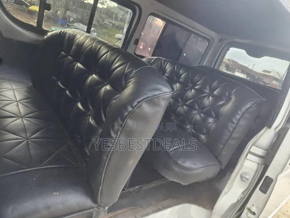 Toyota HiAce 2014 Black