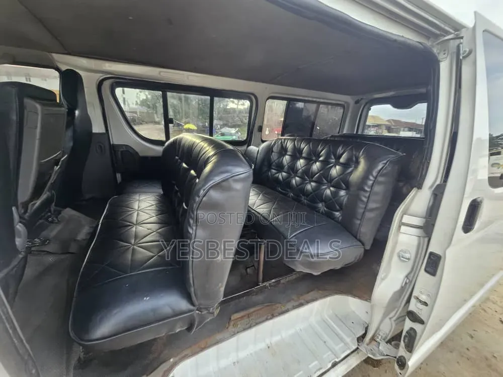 Toyota HiAce 2014 Black