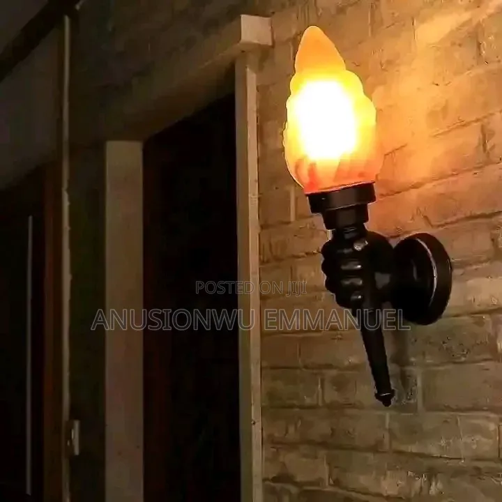 New Nordic Hand Wall Lamp