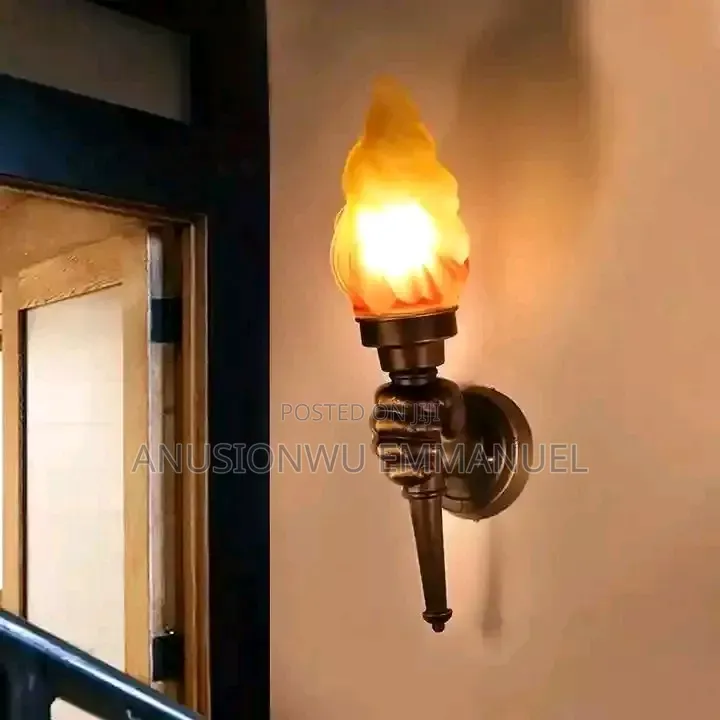 New Nordic Hand Wall Lamp