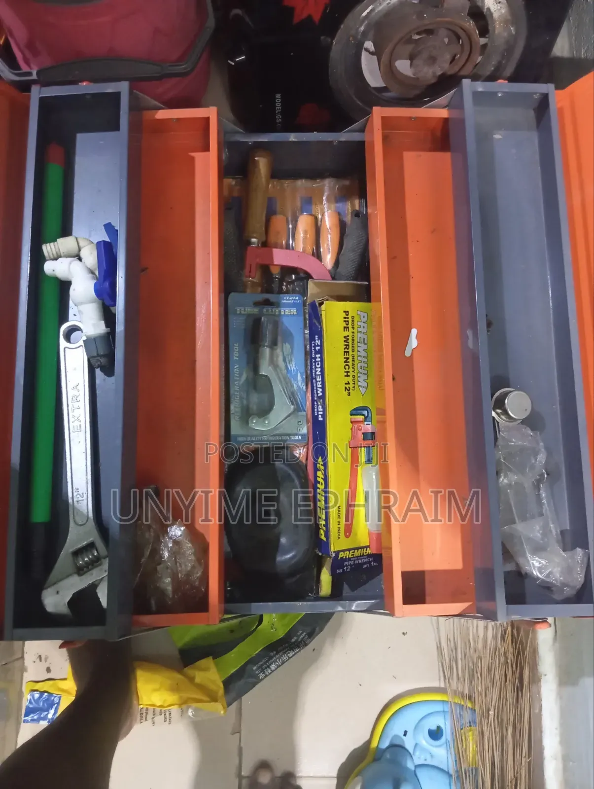 Metal Cantilever Tool Box