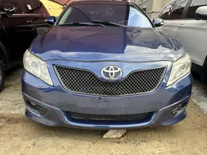 Toyota Camry SE V6 4dr Sedan (3.5L 6cyl 6A) 2011 Blue