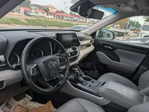 Toyota Highlander XLE AWD 2020 Blue