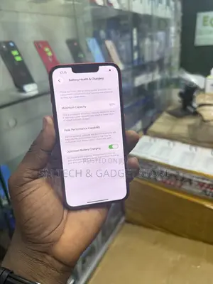 Apple iPhone 13 256 GB Red
