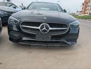 Mercedes-Benz C300 2023 Black