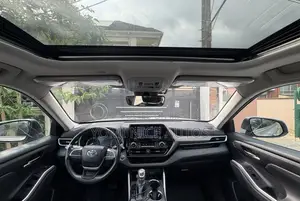 Toyota Highlander 2022 Silver
