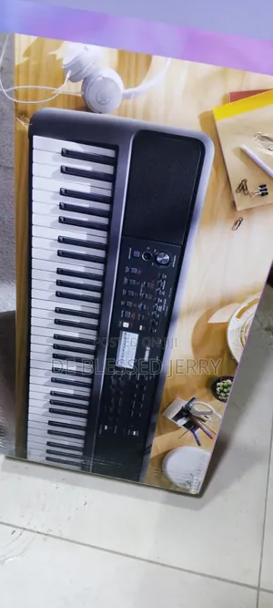 Yamaha PSR 383 Keyboard