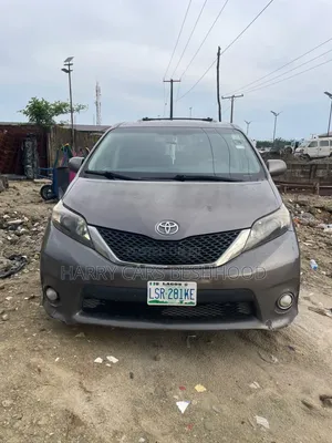 Toyota Sienna SE FWD 8-Passenger 2013 Gray