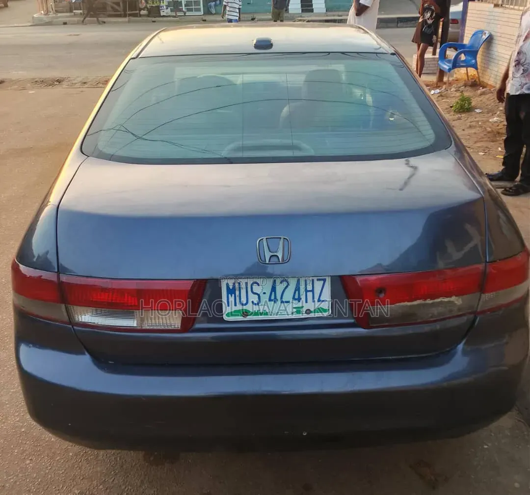 Honda Accord 2004 Gray