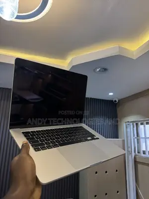 Laptop Apple MacBook Air 2026 M5 16GB Apple M5 SSD 512GB