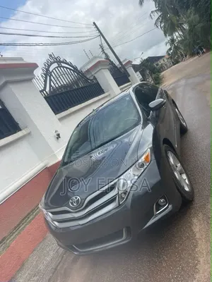 Toyota Venza V6 AWD 2012 Gray