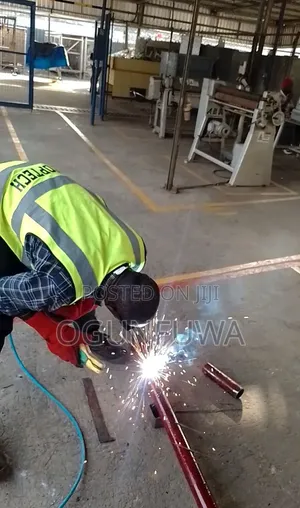 Structural Welder, Equiped for Rebar. Available for Site Projects