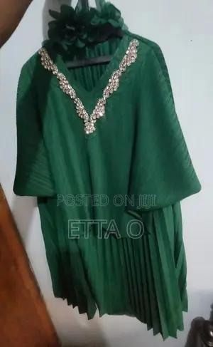 Lovely Thrift Skirt and Top (Size 10-14)