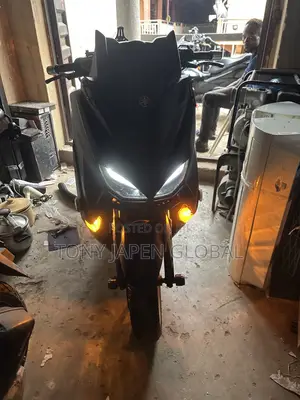 Yamaha 2021 Blue