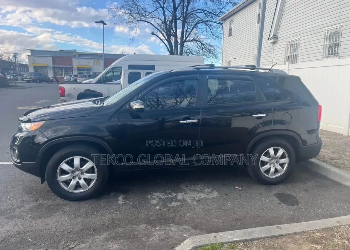 Kia Sorento LX 2012 Black
