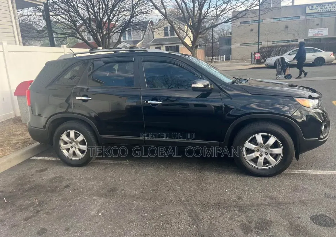 Kia Sorento LX 2012 Black