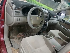 Toyota Sienna LE 2008 Red