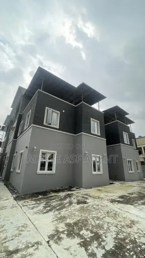 2bdrm Block of Flats in Lekki Phase 1 for sale
