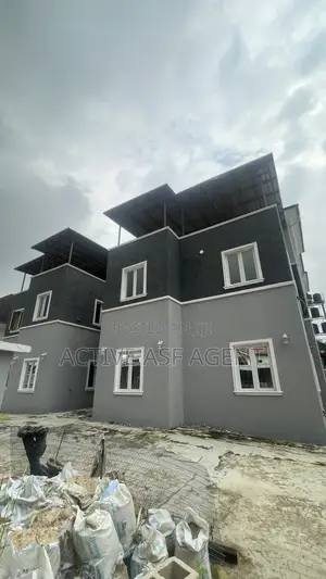 2bdrm Block of Flats in Lekki Phase 1 for sale