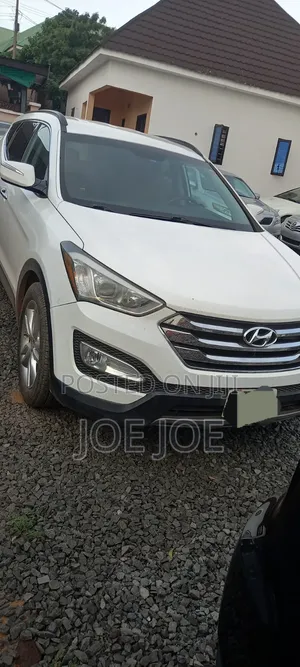Hyundai Santa Fe 2013 White