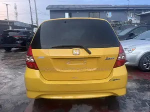 Honda Jazz 1.4 i-Vtec Automatic 2009 Yellow