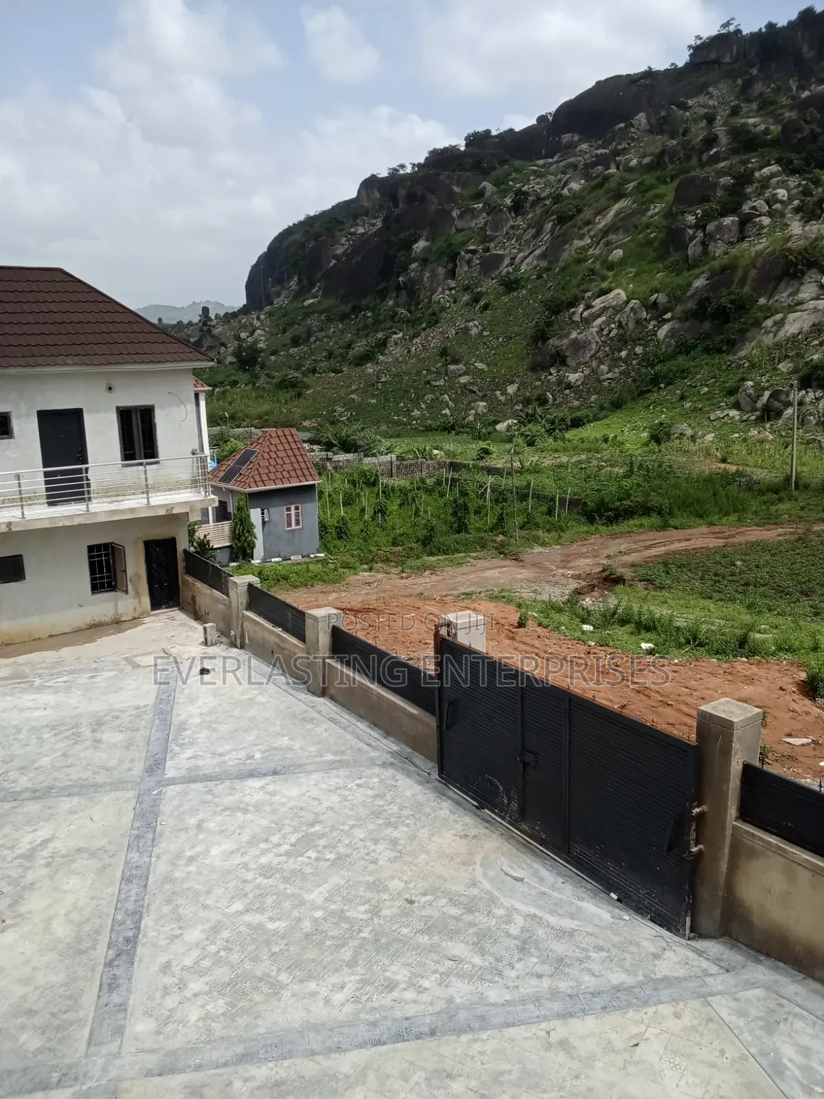 2bdrm Duplex in Ushafa for rent
