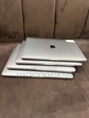 Laptop Apple MacBook Pro 2020 32GB Intel Core i7 SSHD (Hybrid) 1T