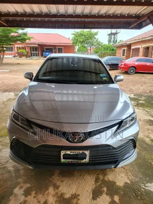 Toyota Camry SE 2023 Silver