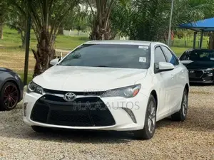 Toyota Camry SE 4dr Sedan (2.5L 4cyl 6A) 2016 White