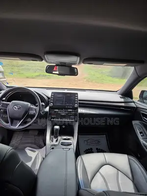 Toyota Avalon XLE FWD Sedan (3.5L V6 8A) 2019 Gray