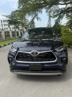 Toyota Highlander Platinum 2021 Green