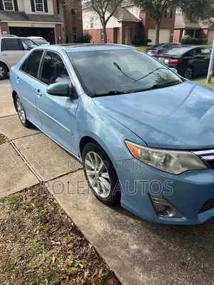 Toyota Camry XLE 4dr Sedan (2.5L 4cyl 6A) 2013 Blue