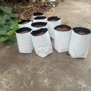 1⁄2 Gallon Capacity (2.7 Litres ) White / Black Breathable Grow Bags
