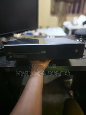 Xbox 0ne for Sale With Adaptor Issue