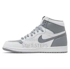 Air Jordan 1 Retro High OG "Stealth"