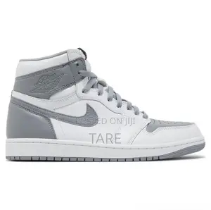Air Jordan 1 Retro High OG "Stealth"