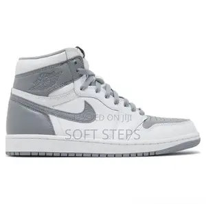 Air Jordan 1 Retro High OG "Stealth"