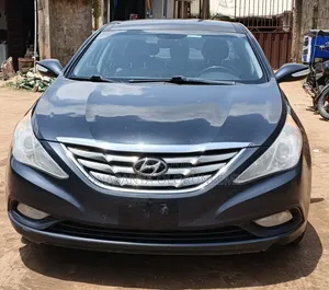 Hyundai Sonata Limited Sedan FWD (2.4L 4cyl 6A) 2013 Matt Black